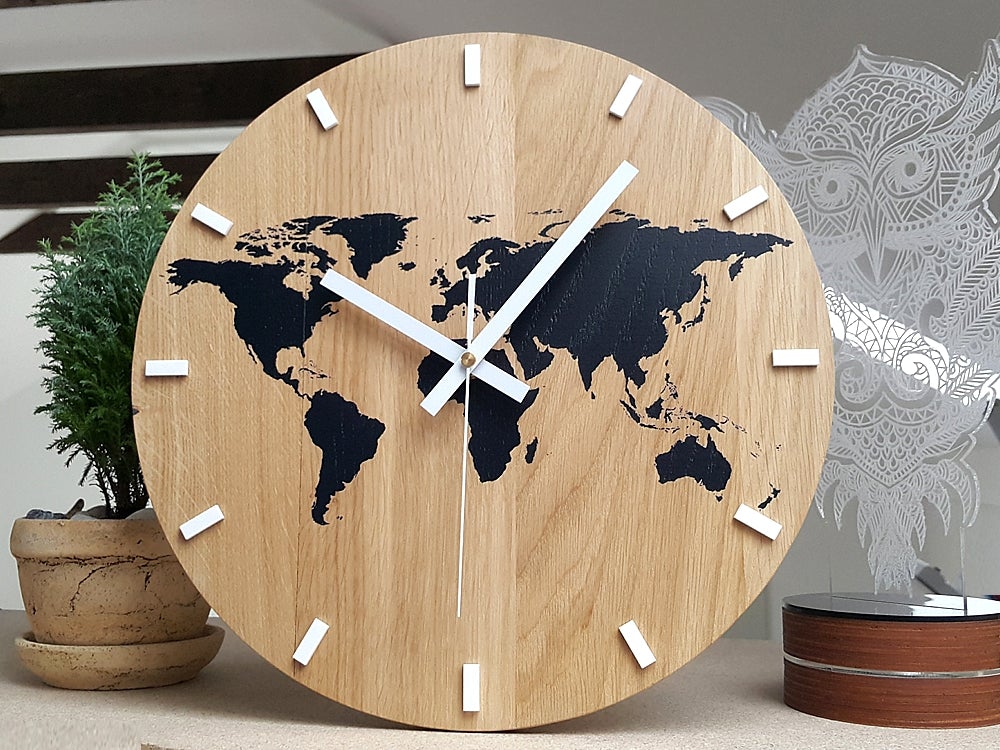 Wereld Zwarte Houten Wandklok 33,5 cm