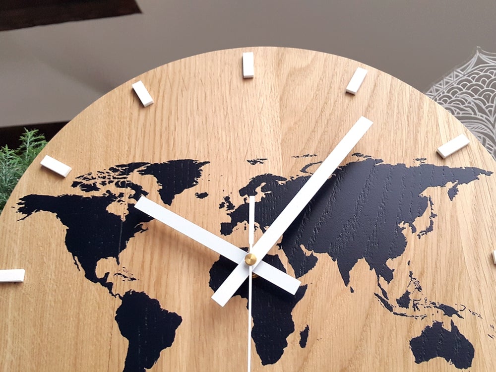 Wereld Zwarte Houten Wandklok 33,5 cm